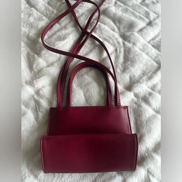 Telfar Women's Red Handbag - Picture 4 of 8